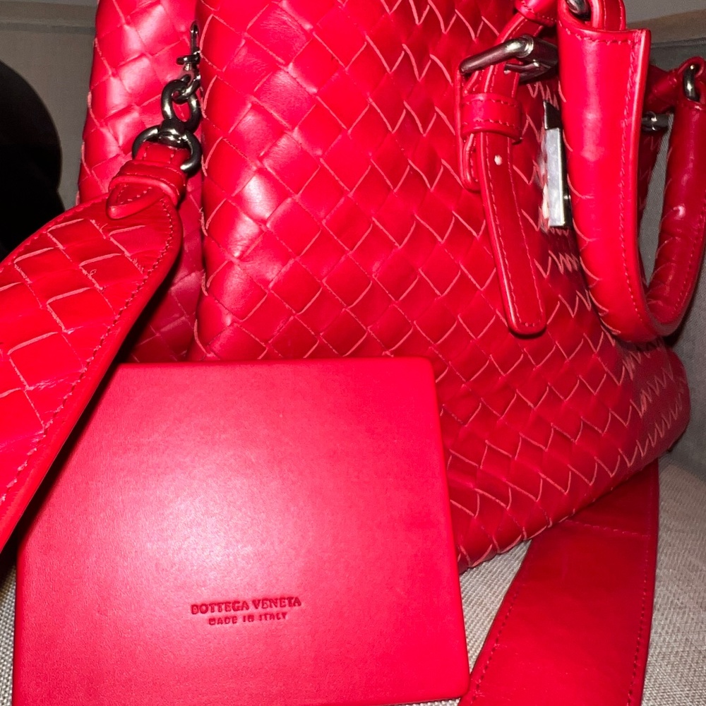 Bottega Veneta Intrecciato Roma Tote